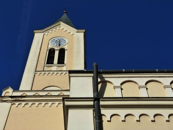 Cost of Church Gutter Installation in Cleveland